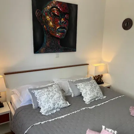 Luxury Julie Vinjerac