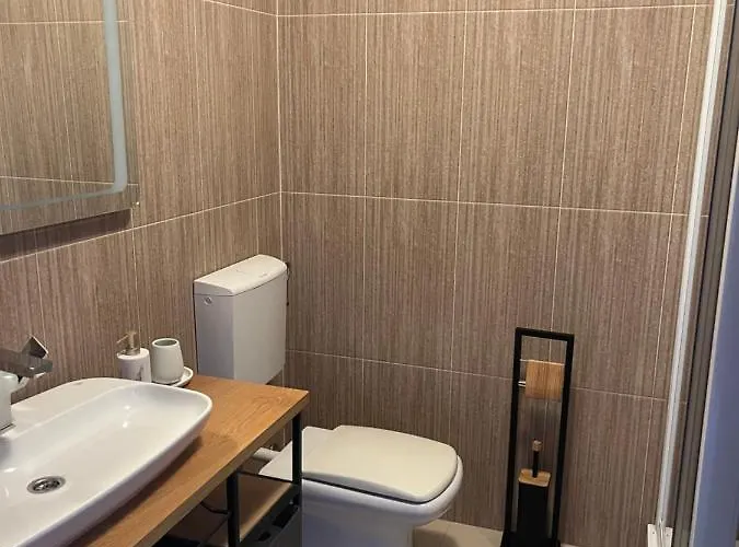 Luxury Julie Vinjerac